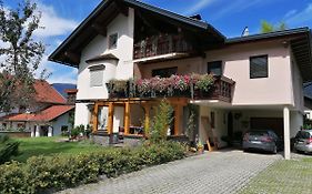 Nikolaus Und Evelyn Astner, Ferienwohnungen